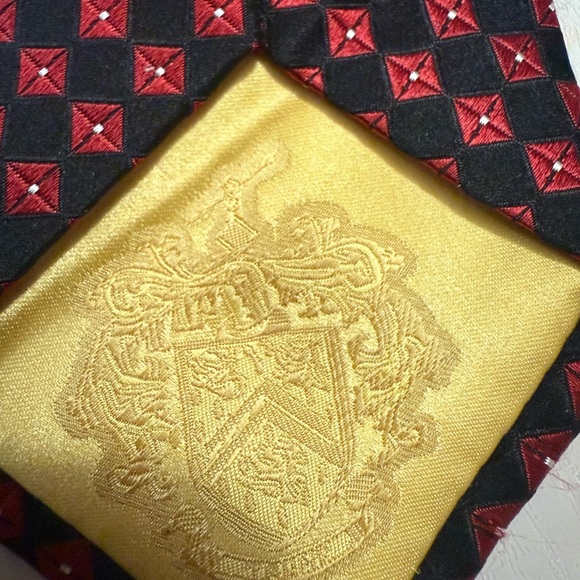 Signature Collection Red and Black Tie - Picture 3 of 4